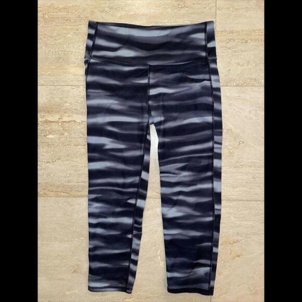 ATHLETA Capri Cropped Pants Athletic Yoga Run Black Gray S